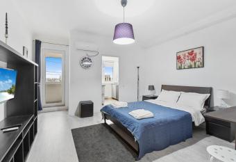 Cozy Studio in Avangarde City has Balcony rooms
