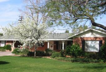 Not too late for Super Bowl/Phoenix Open! has rooms with a private hot tub