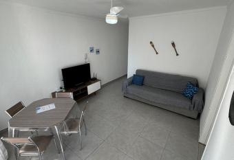 Apartamento em Santos 100m da praia has Smoking rooms