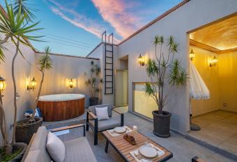 Casa Malen has rooms with a private hot tub