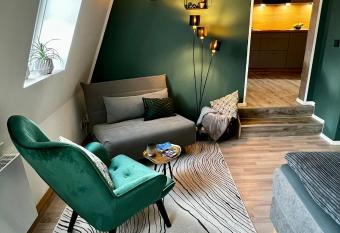 HEIMATliebe Apartment f  r 2 allows 18 year olds to book a room