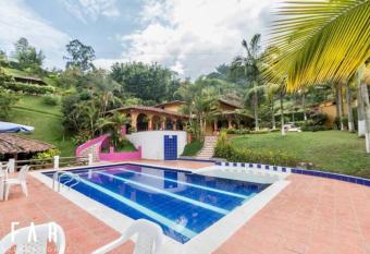 Finca Quinta San Antonio, Girardota, Antioquia has Balcony rooms