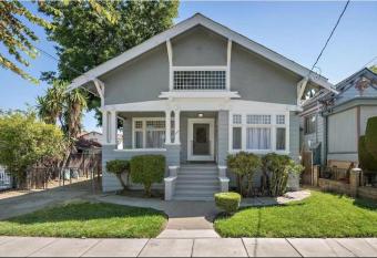 Mini studio at San Jose downtown allows 18 year olds to book a room