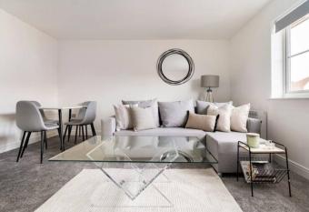 Peniel Properties - Welwyn Garden City allows 18 year olds to book a room