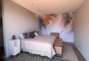 Private Studio with amazing view allows 18 year olds to book a room