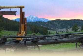 Rocky Mountain Cabins of Buena Vista has Balcony rooms