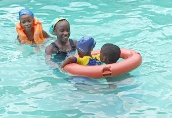 myStay Sandton has rooms with a private hot tub