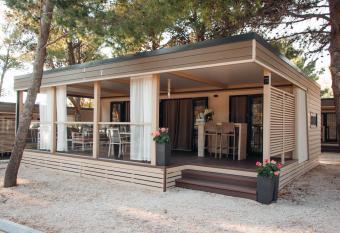 Sunset villa Blue Sky has Balcony rooms