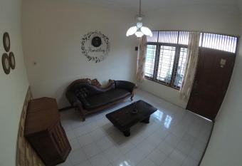 Omah Nandan Homestay Jogja has Balcony rooms