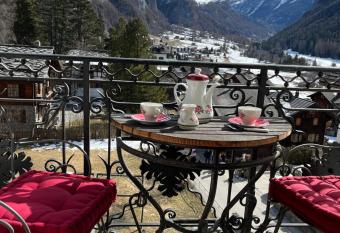 Heida, studio ensoleill   au village avec magnifique vue sur la Dent-Blanche has Balcony rooms