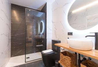 Arriaga by staynnapartments allows 18 year olds to book a room