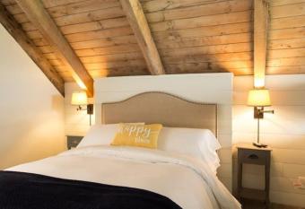 Tidal House #9 has Balcony rooms