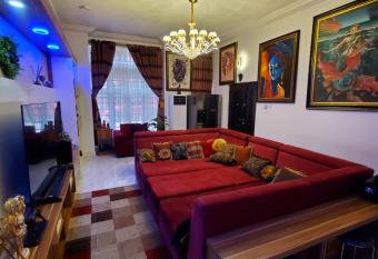 Avery s home has Balcony rooms