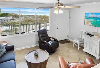 IS9 - Cozy 2 Bedroom Upstairs Beachfront Condo - King Beds in both Bedrooms! has Balcony rooms