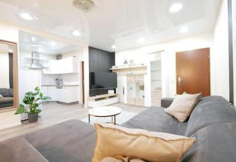 61 m2 Erdgeschosswohnung mit eigenem Parkplatz vorm Haus has Balcony rooms