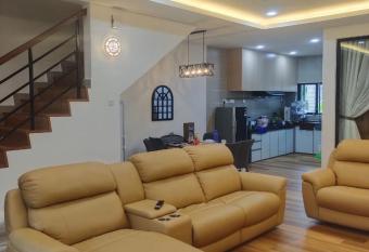 Adik Aisyah teres Double Story Golden Hill for Islam only has Balcony rooms