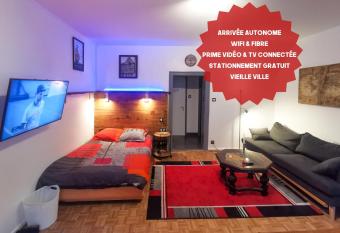 Un petit nid douillet ensolleill      Bouxwiller centre has Balcony rooms