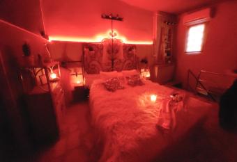 Romantic Nest lloret has Balcony rooms