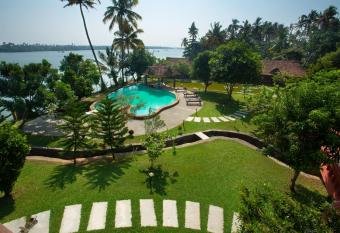 Ananda Cherai has Balcony rooms