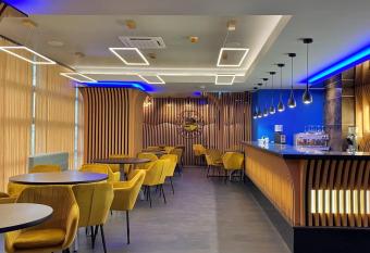 Hotel Condor Tulcea allows 18 year olds to book a room