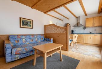 Lafay 5 has Balcony rooms