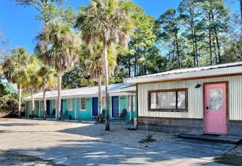 The Panacea Motel allows 18 year olds to book a room