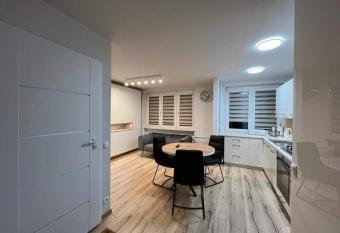 MW3 Apartament allows 18 year olds to book a room