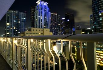 City & Sea View+free Parking Modern Condo has rooms with a private hot tub