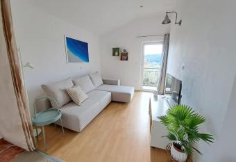 Villa Porto has Balcony rooms