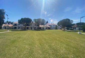 LORENAHOME Charmoso Estudio T0 em Pedras da Rainha has Balcony rooms