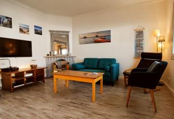 Beautifuf house 110m with terrace and games room has Balcony rooms