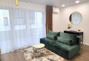 NEW Apartment J22, Free Private Parking, Terrace, Self Check-in has Balcony rooms