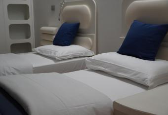 Residence Prestige allows 18 year olds to book a room