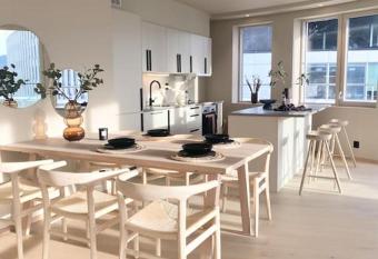 Brand new and luxurious penthouse in Bergen city centre! has Balcony rooms