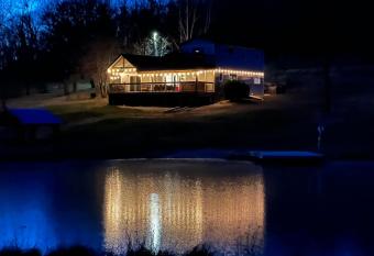 Beautiful CountryViewHome in Galena has Balcony rooms