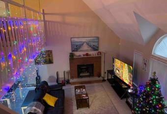 Jacuzzi Private Backyard Cozy Pocono Gateway has rooms with a private hot tub