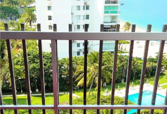 La Palapa Acapulco CONDO allows 18 year olds to book a room