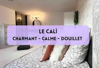 Le Cal   has Balcony rooms