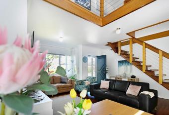 Enchanting 3BR Holiday Home in Fingal Bay allows 18 year olds to book a room