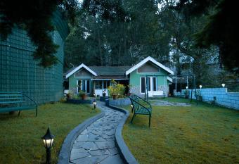 GREEN CASA-Families Only allows 18 year olds to book a room