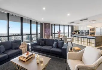 Riverfront Views with Pool n Parking has rooms with a private hot tub