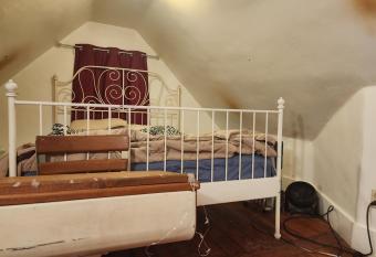 Very Quiet Attic Bedroom has Balcony rooms