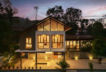 StayVista at Mountain Rain has Balcony rooms