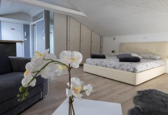 LaPiccolina allows 18 year olds to book a room