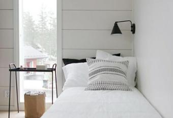 NOVA GALAXY allows 18 year olds to book a room