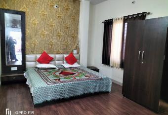 Shree guest house has Balcony rooms