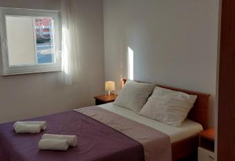 Apartments Amon, Novalja allows 18 year olds to book a room