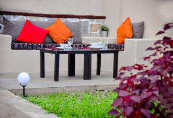 Charmant house in Kibagabaga allows 18 year olds to book a room