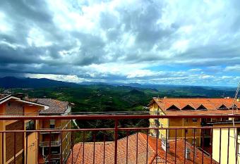 Appartamento al Centro Storico di San Marino has Balcony rooms