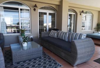 Don s Rest has Balcony rooms